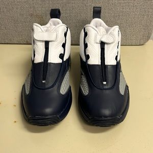 Reebok answer IV blue and white size 9